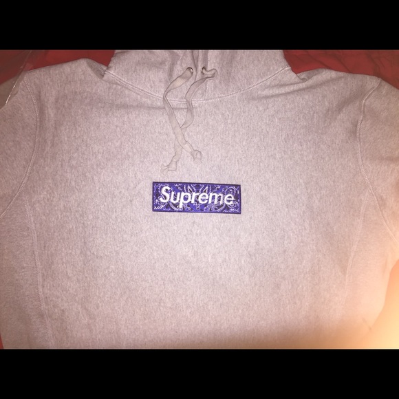 Supreme bandana box logo hoodie  . Brand new !!!! - Picture 2 of 3